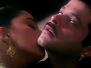 Anil-Kapoor-Madhuri-Kissing-Beta---Romtic instalment 2